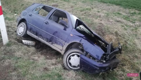 Volkswagen wypadł z drogi Dzierżoniów - Świdnica