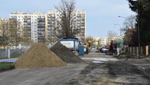Trwa przebudowa największej osiedlowej drogi w Dzierżoniowie