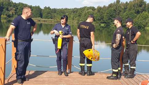Policjanci i strażacy realizowali programy „Bezpieczny wypoczynek nad wodą” i „Bezpieczne Wakacje”