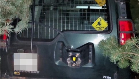 Policjanci z Grabiszynka odzyskali Land Rovera o wartości około 30 tys. zł
