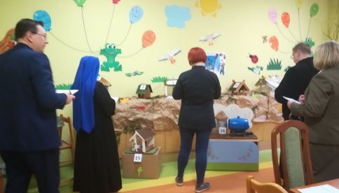 Przedszkole Sióstr Jadwiżanek: Konkurs na najpiękniejszy karmnik