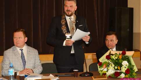 Pierwsza sesja nowej Rady Miejskiej w Kamieńcu Ząbkowickim. Burmistrz Kowal zaprzysiężony