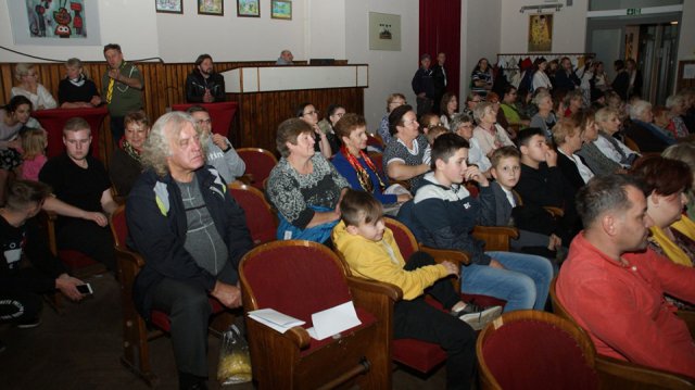 Drzewa ruszają w drogę