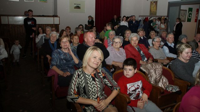 Drzewa ruszają w drogę