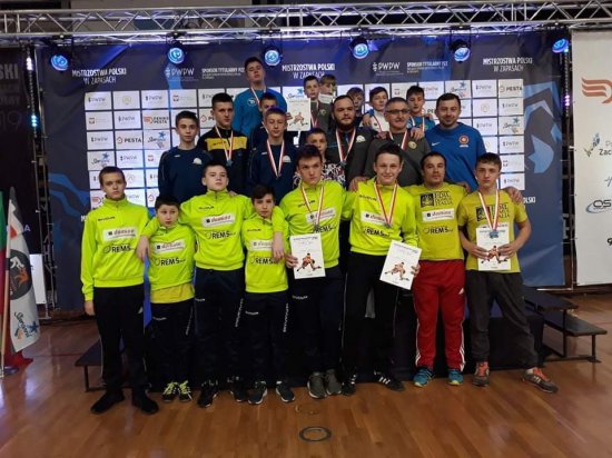 Daniel Konieczny zdobywa srebrny medal w Mistrzostwach Polski Młodzików w Zapasach