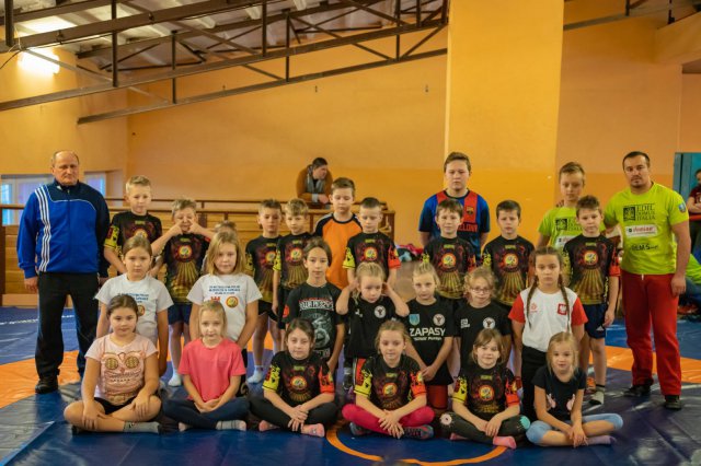Mikołajkowe zmagania zapaśnicze w Bielawie