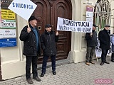 Protest pod biurem poselskim Michała Dworczyka