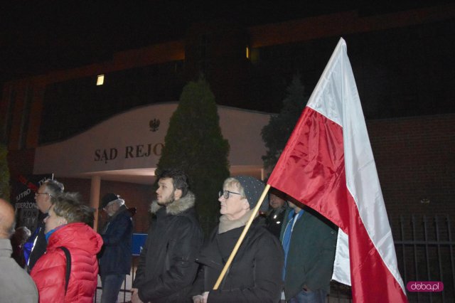 Protest przed Sądem Rejonowym w Dzierżoniowie