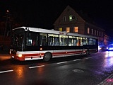 Zderzenie fiata z autobusem linii 21 w Pieszycach