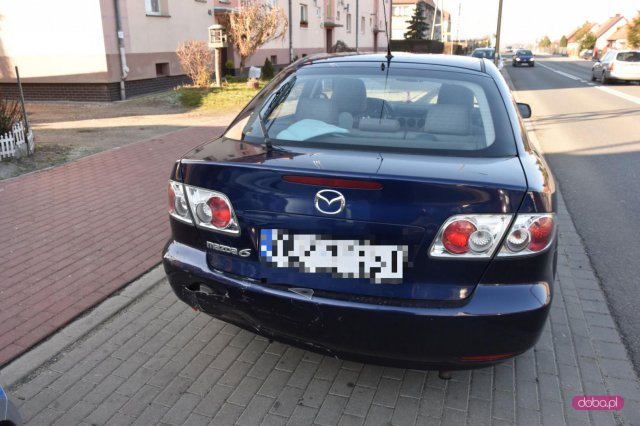 Zderzenie renault z mazdą  w Bielawie