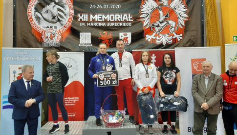 Karolina Kozłowska zdobywa brązowy medal w Pucharze Polski Seniorek w zapasach