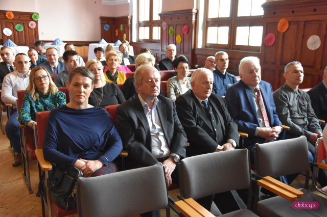 Plac Piastów Śląskich 4 w Piławie Górnej