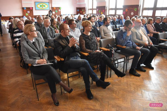 Plac Piastów Śląskich 4 w Piławie Górnej