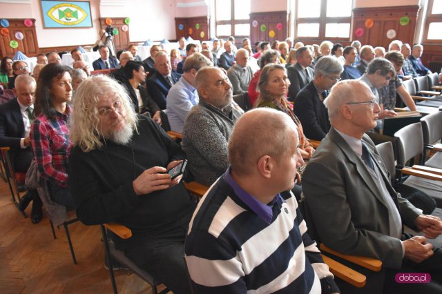 Plac Piastów Śląskich 4 w Piławie Górnej