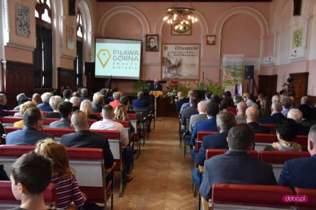 Plac Piastów Śląskich 4 w Piławie Górnej