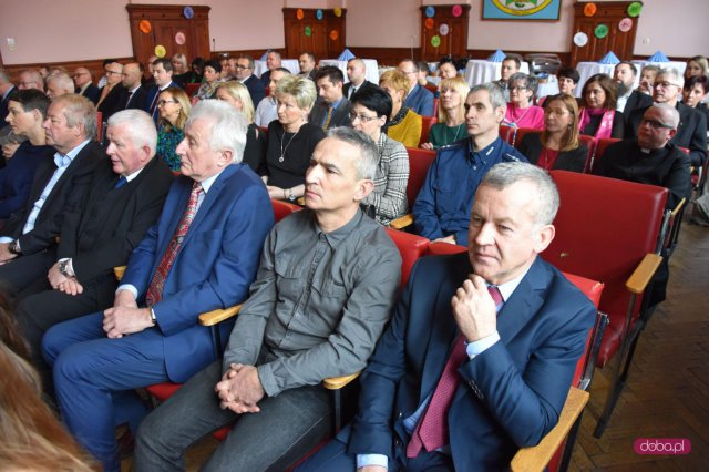 Plac Piastów Śląskich 4 w Piławie Górnej