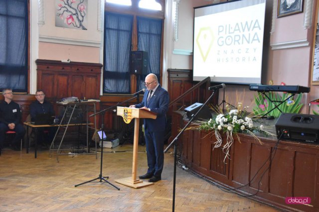 Plac Piastów Śląskich 4 w Piławie Górnej