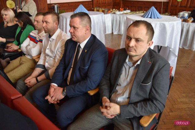Plac Piastów Śląskich 4 w Piławie Górnej