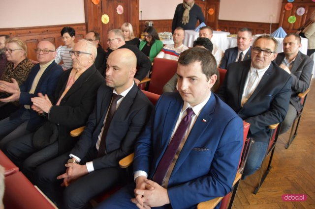 Plac Piastów Śląskich 4 w Piławie Górnej