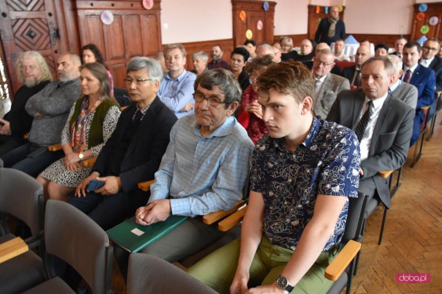 Plac Piastów Śląskich 4 w Piławie Górnej