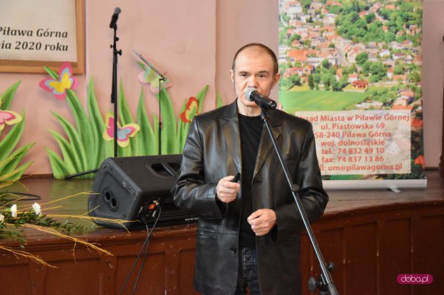 Plac Piastów Śląskich 4 w Piławie Górnej