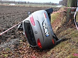 Seatem wypadła z drogi w Nowiźnie
