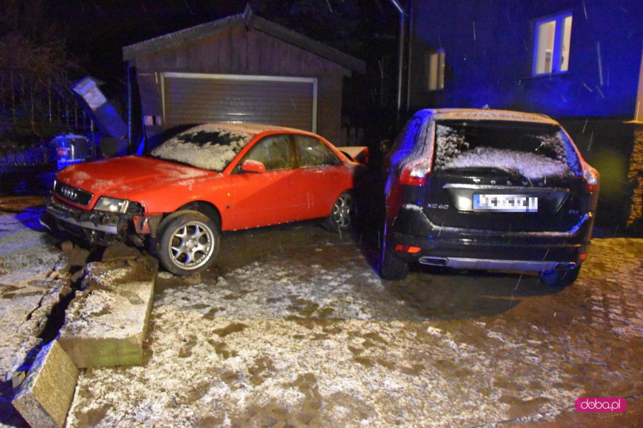 Audi wypadło z drogi w Piławie Dolnej
