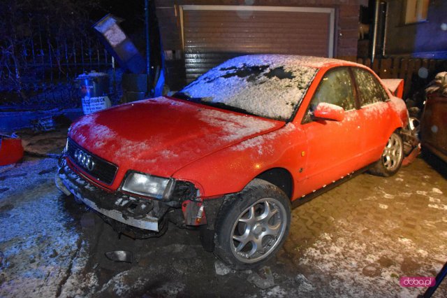 Audi wypadło z drogi w Piławie Dolnej