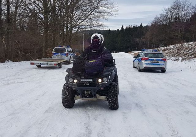 Policja w walce z nielegalnymi wyścigami w Górach Sowich