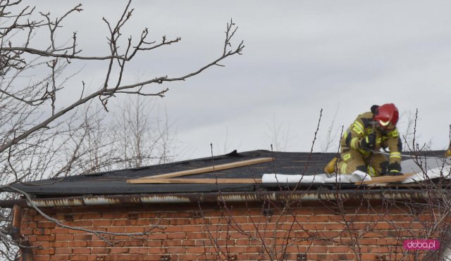 Zerwany dach w Piskorzowie