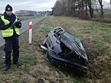 Volkswagen wypadł z drogi Dzierżoniów - Świdnica