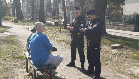 Policjanci powiatu dzierżoniowskiego informują: grupowanie się osób jest zabronione, chroń siebie i bliskich