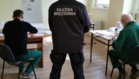 Areszt Śledczy w Dzierżoniowie włączył się w akcję szycia maseczek ochronnych