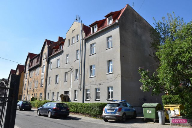 Służby ratunkowe na Chrobrego w Bielawie