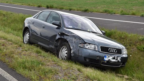 Zderzenie dwóch pojazdów na drodze Dzierżoniów - Włóki