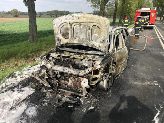 Pożar na drodze Łagiewniki - Strzelin