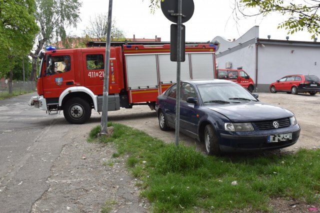 Pożar auta w Dzierżoniowie