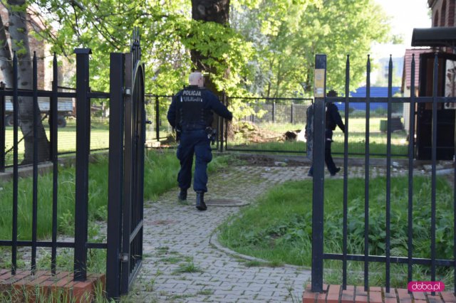 Zakrwawiony mężczyzna w jednym z mieszkań w Dzierżoniowie