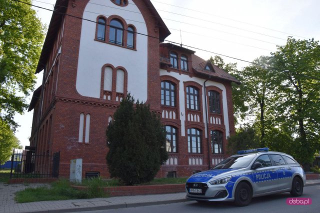 Zakrwawiony mężczyzna w jednym z mieszkań w Dzierżoniowie
