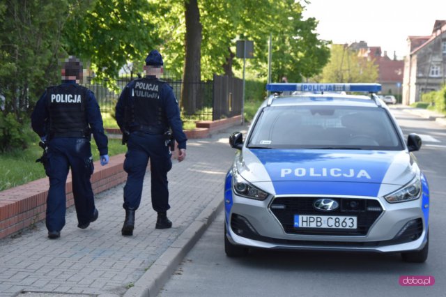 Zakrwawiony mężczyzna w jednym z mieszkań w Dzierżoniowie