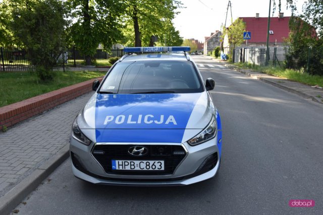 Zakrwawiony mężczyzna w jednym z mieszkań w Dzierżoniowie