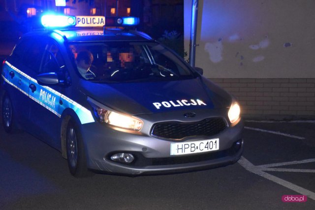 Policja zatrzymała pijanego kierowcę mercedesa