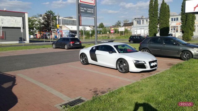 Zderzenie trzech samochodów w Dzierżoniowie