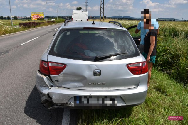 Zderzenie dwóch pojazdów na drodze Pieszyce - Dzierżoniów