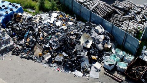 Starosta zamyka składowisko odpadów w Dzierżoniowie