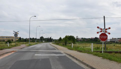 Ulica Zachodnia w Dzierżoniowie - przejazd kolejowy