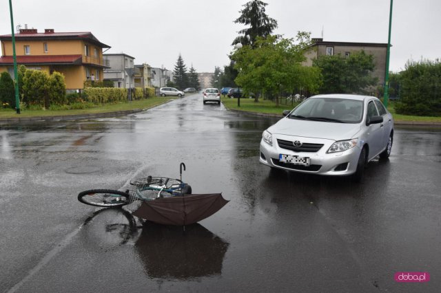 Zderzenie toyoty z rowerzystą w Dzierżoniowie 