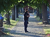 Policja na cmentarzu w Pieszycach