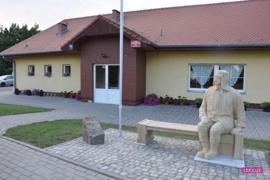 Włóki: powstał pomnik poświęcony pierwszym polskim osadnikom