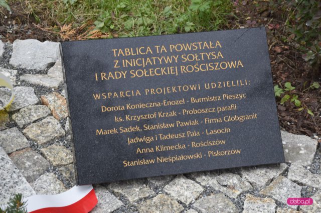 Rościszów: odsłonięto pomnik Jana Pawła II 